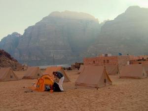 Camp ve Wadi Rum, Alešák fotí průvodce