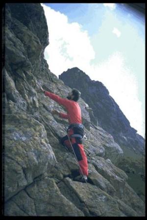 Vysoké Tatry, Kozí kopka, nástup do prvovýstupu Přímou variantou pilířem z Červené doliny IV, sleduj
