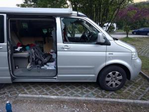 Auto neni trezor